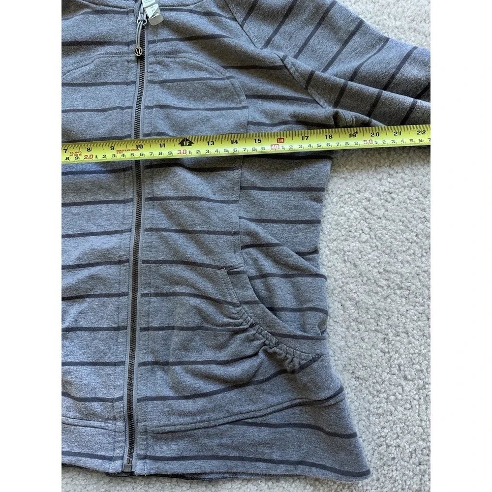 LULULEMON CAYMAN STRIPE HEATHERED GREY MOVEMENT JACKET Size 8